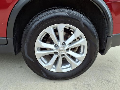 Used 2016 Nissan Rogue SV image 10