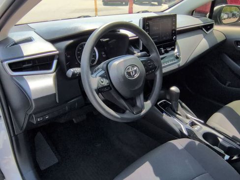 Used 2020 Toyota Corolla LE FWD image 10