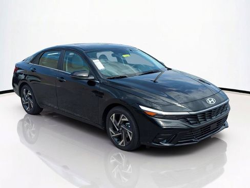 New 2026 Hyundai Elantra Limited FWD image 2