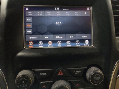 Used 2018 Jeep Grand Cherokee Limited w/ Trailer Tow Group IV image 25