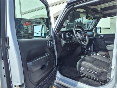 Used 2022 Jeep Gladiator Sport AWD/4WD image 15