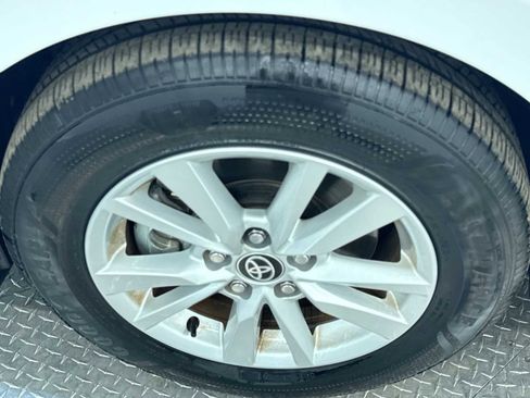 Used 2025 Toyota Camry LE image 10