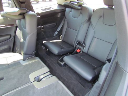 Used 2017 Volvo XC90 T6 Momentum w/ Vision Package AWD/4WD image 13