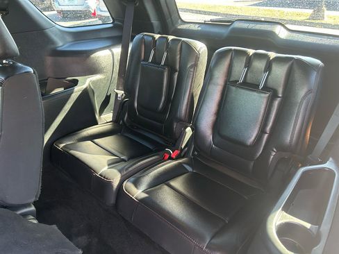 Used 2018 Ford Explorer Sport w/ Equipment Group 401A image 8
