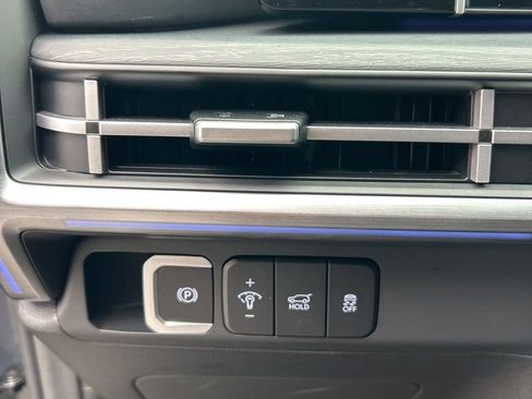 New 2025 Hyundai Santa Fe Limited AWD/4WD image 16