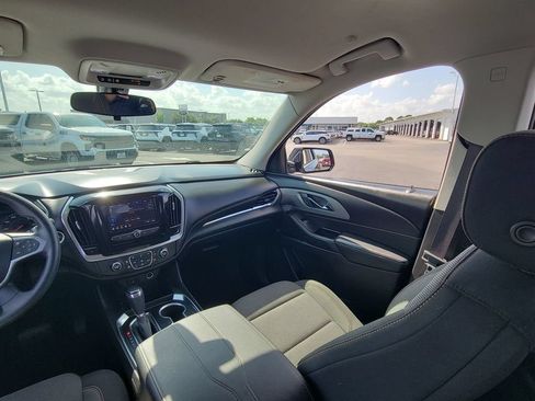 Used 2020 Chevrolet Traverse LS FWD image 3