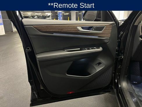 Used 2025 Volkswagen Atlas SEL AWD/4WD image 20