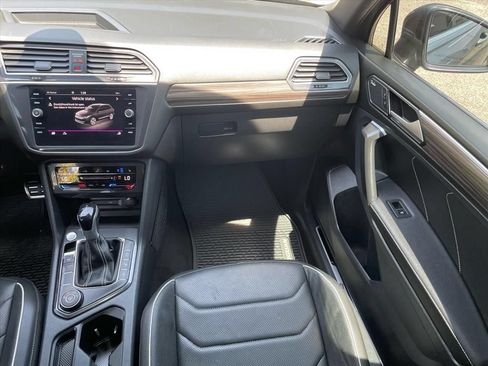 Used 2023 Volkswagen Tiguan SEL R-Line AWD/4WD image 9