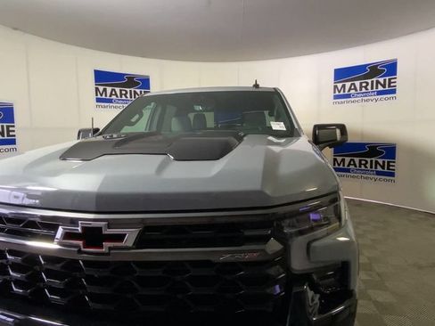 Used 2024 Chevrolet Silverado 1500 ZR2 w/ Technology Package AWD/4WD image 6