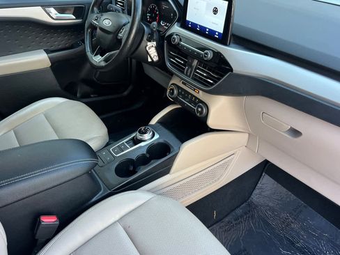 Used 2020 Ford Escape SEL image 17