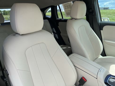 Certified 2026 Mercedes-Benz GLA 250 4MATIC image 35