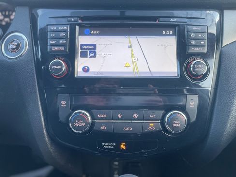 Used 2015 Nissan Rogue SV w/ SV Premium Package image 17