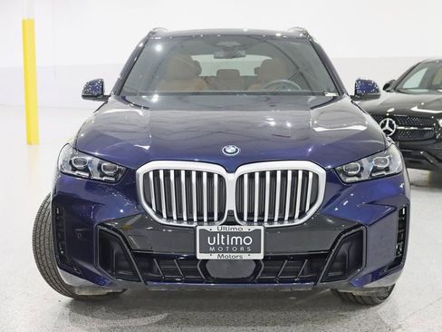Used 2025 BMW X5 xDrive50e w/ M Sport Package image 9