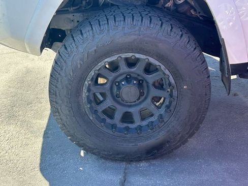 Used 2018 Toyota 4Runner SR5 Premium image 10