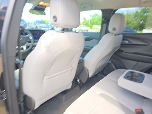Used 2024 Chevrolet TrailBlazer LT w/ Convenience Package FWD image 10