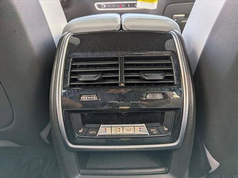 Certified 2025 BMW X7 xDrive40i image 19