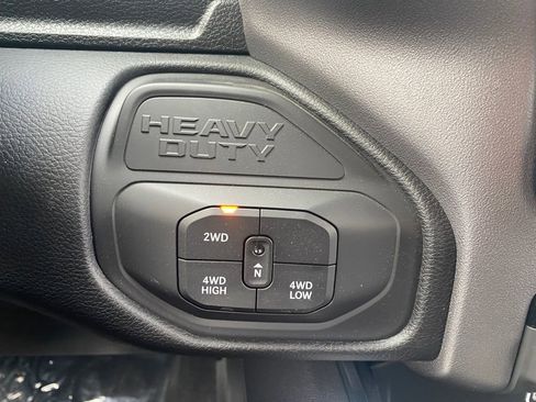New 2026 RAM 2500 Big Horn AWD/4WD image 17