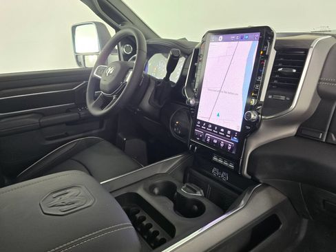 New 2026 RAM 2500 Laramie AWD/4WD image 44