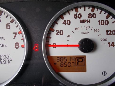 Used 2020 Nissan Frontier PRO-4X w/ Pro-4x Utility Package image 39