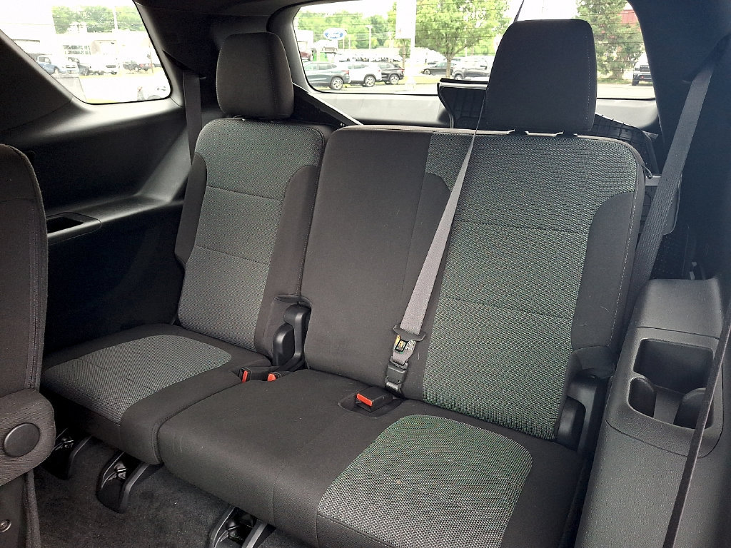 Used 2023 Chevrolet Traverse LT w/ LPO, Floor Liner Package AWD/4WD image 13