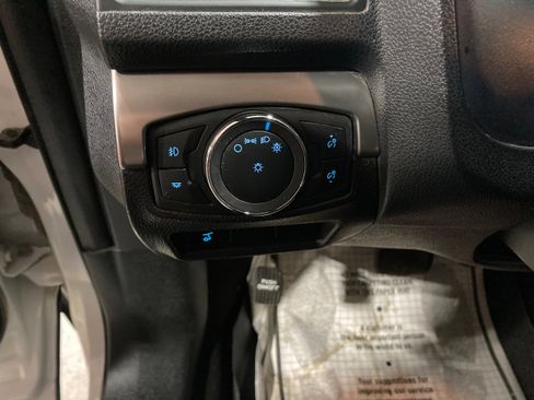 Used 2019 Ford Explorer XLT w/ Equipment Group 202A AWD/4WD image 21