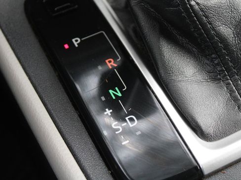 Used 2015 Toyota Highlander XLE image 39