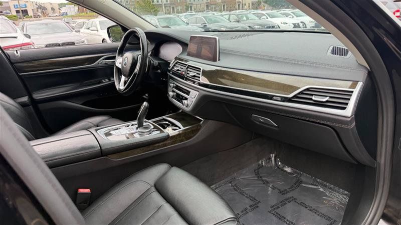 Used 2020 BMW 740i xDrive w/ Cold Weather Package AWD/4WD image 7