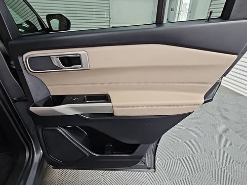 Used 2022 Ford Explorer XLT w/ Equipment Group 202A image 37