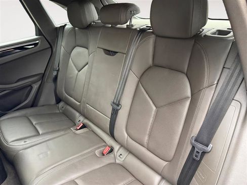 Used 2018 Porsche Macan AWD image 14