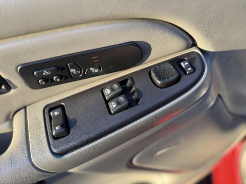 Used 2005 GMC Sierra 1500 SLT w/ Light Duty Power Package image 17