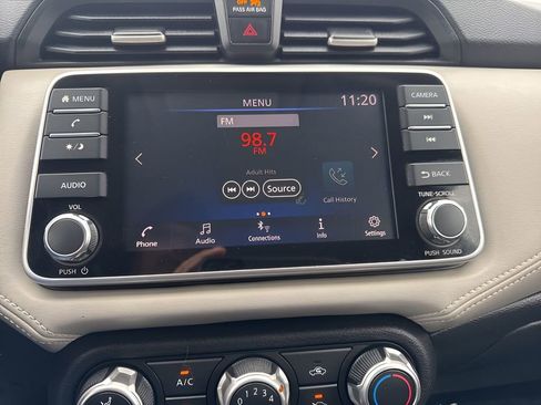 Used 2020 Nissan Versa SV image 16