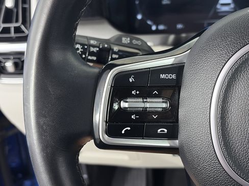 Certified 2023 Kia Sorento SX AWD/4WD image 32