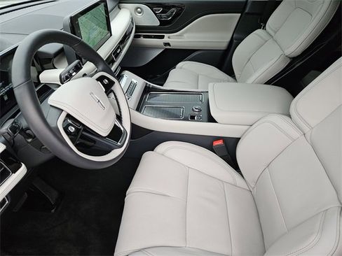 New 2026 Lincoln Aviator Reserve w/ Luxury Package image 12