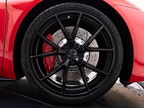 Used 2025 Lotus Emira RWD image 37