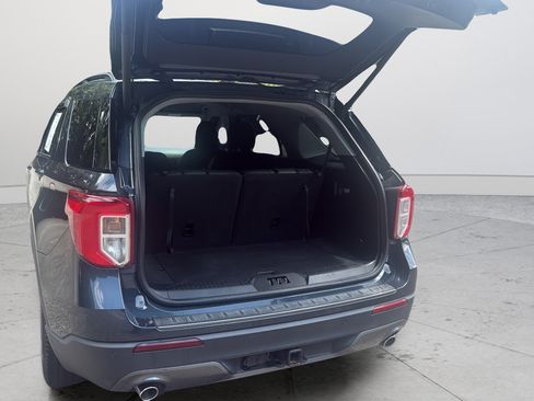 Used 2023 Ford Explorer XLT w/ Equipment Group 202A RWD image 19