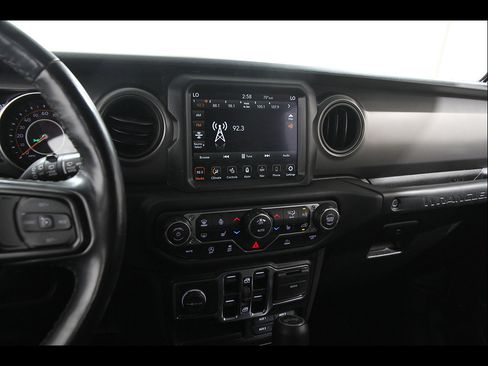 Used 2021 Jeep Wrangler Unlimited Sport AWD/4WD image 9