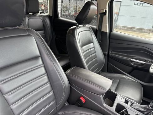 Used 2019 Ford Escape SEL image 8