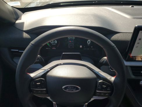 Certified 2025 Ford Explorer ST-Line image 24