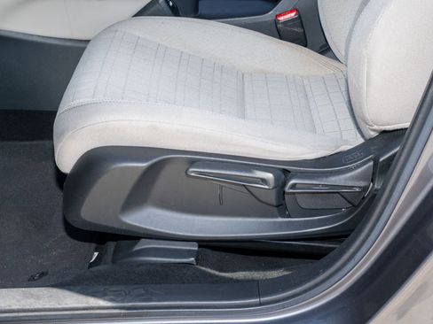 Certified 2023 Honda HR-V LX image 29