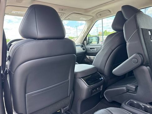 Used 2025 INFINITI QX80 Sensory AWD/4WD image 28