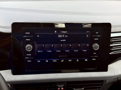 Used 2025 Volkswagen Jetta SE image 16