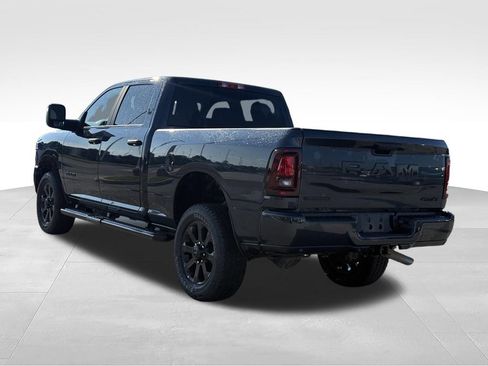 Used 2025 RAM 2500 Big Horn AWD/4WD image 3