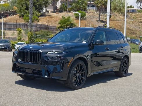 New 2027 BMW X7 xDrive40i w/ M Sport Package AWD/4WD image 2