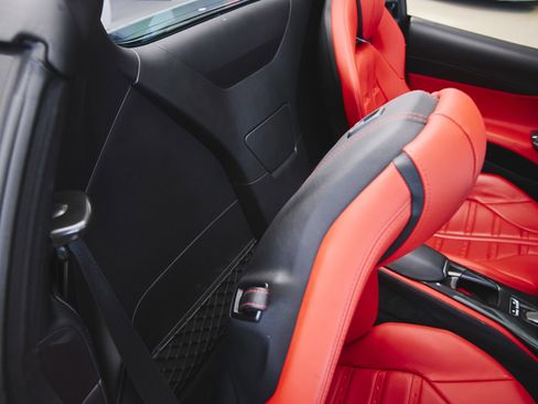 Used 2021 Ferrari 812 GTS image 30