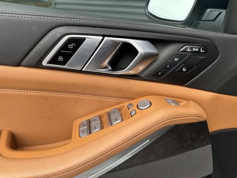 Used 2023 BMW X7 xDrive40i w/ Premium Package image 22