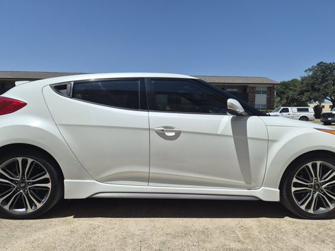 Used 2016 Hyundai Veloster Turbo w/ Option Group 04 FWD image 6