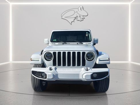Used 2022 Jeep Wrangler Unlimited Sahara image 11