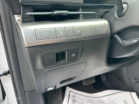 Used 2025 Hyundai Kona SEL AWD/4WD image 13