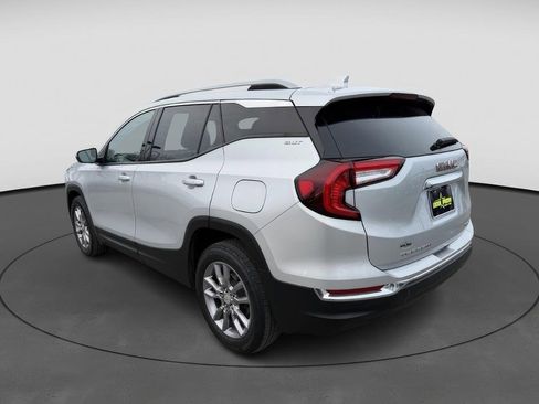 Used 2022 GMC Terrain SLT image 4