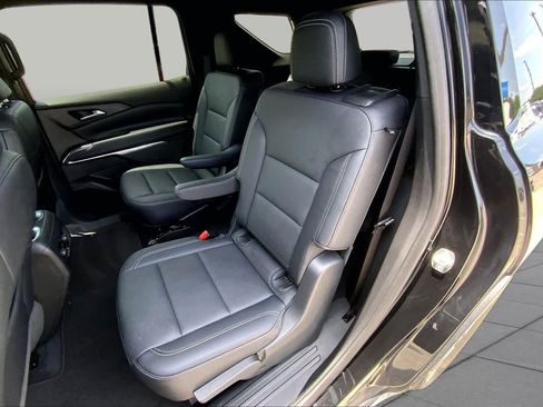 Used 2025 Chevrolet Traverse LT FWD image 20